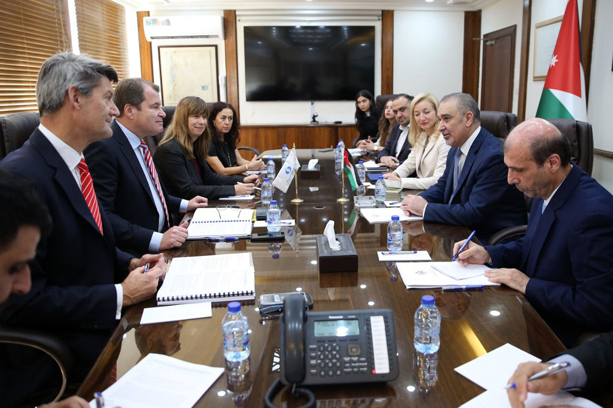 Planning Minister Nasser Shraideh meets with First Vice President of the European Bank for Reconstruction and Development (EBRD) Jurgen Rigterink on Wednesday (Photo courtesy of Planning Ministry)